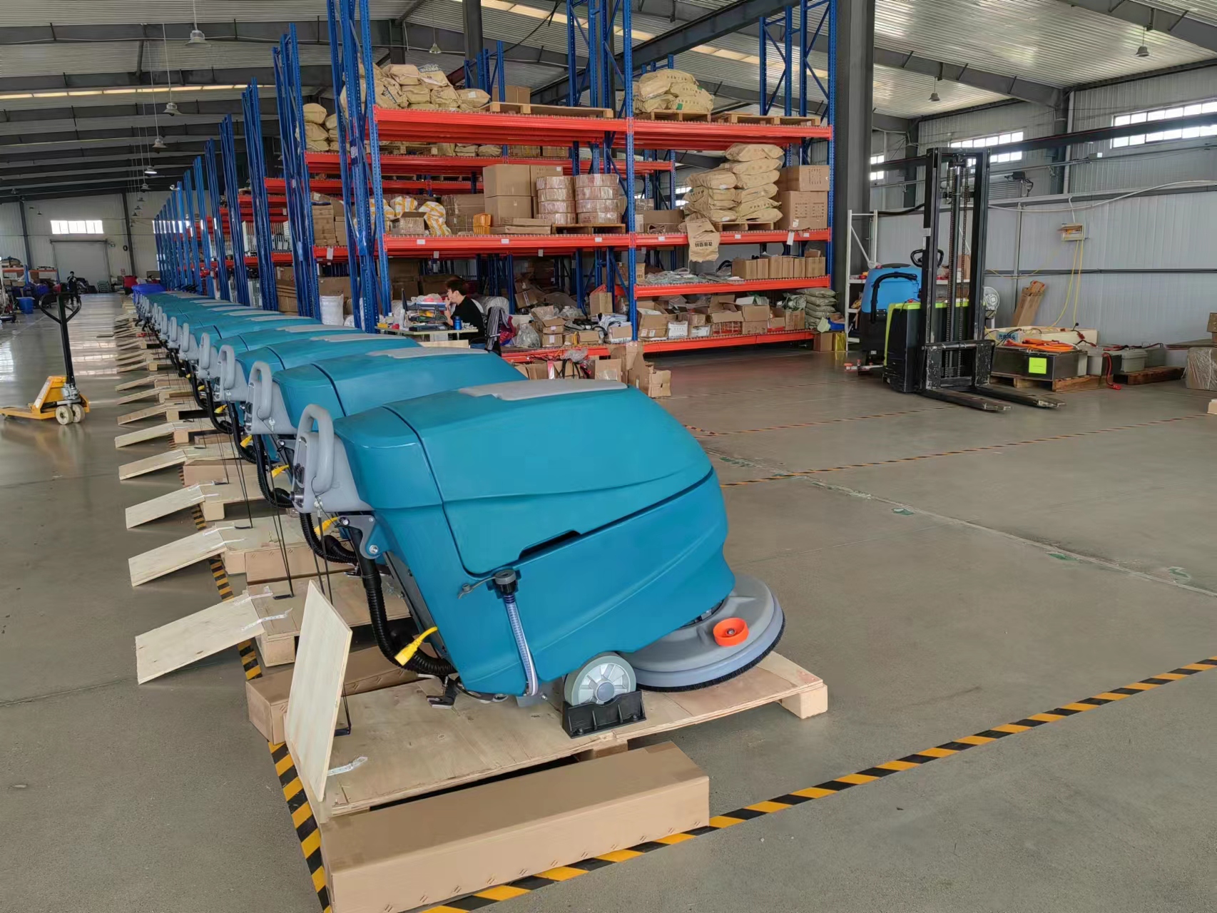 Delivery a 20'GP containers Floor scrubber To India