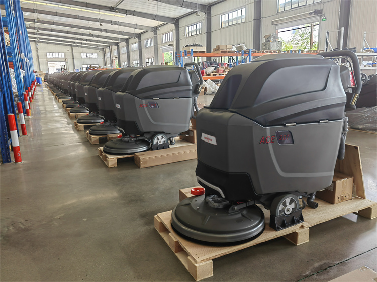 Delivery A 40HQ container Scrubber Dryer To USA