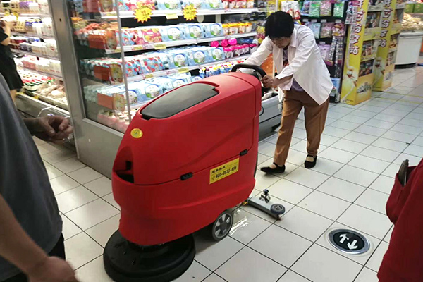 How to do the routine maintenance of the floor scrubber?