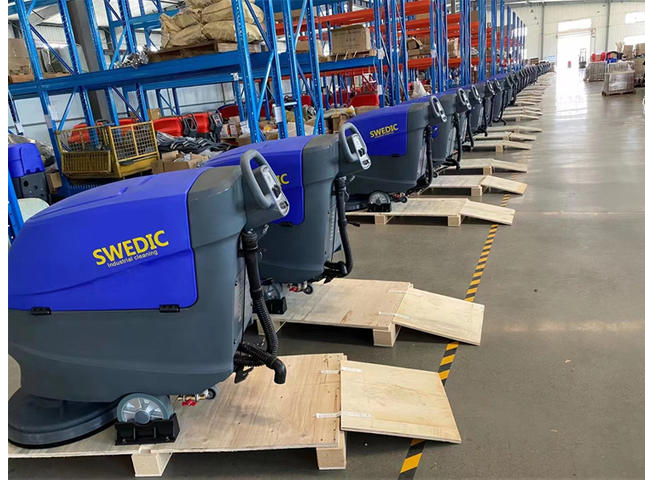 What kind of Floor scrubber does the supermarket should choose?