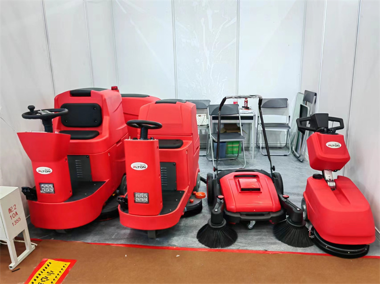 We take our floor scrubber to attend the canton fair