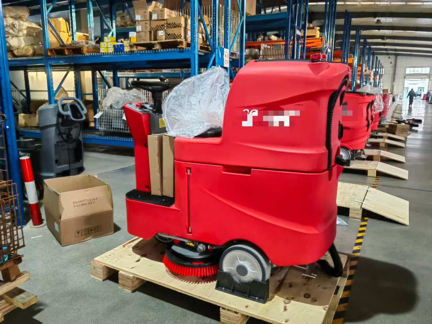 The first vehicle shipped after the Spring Festival - 41 floor scrubbers