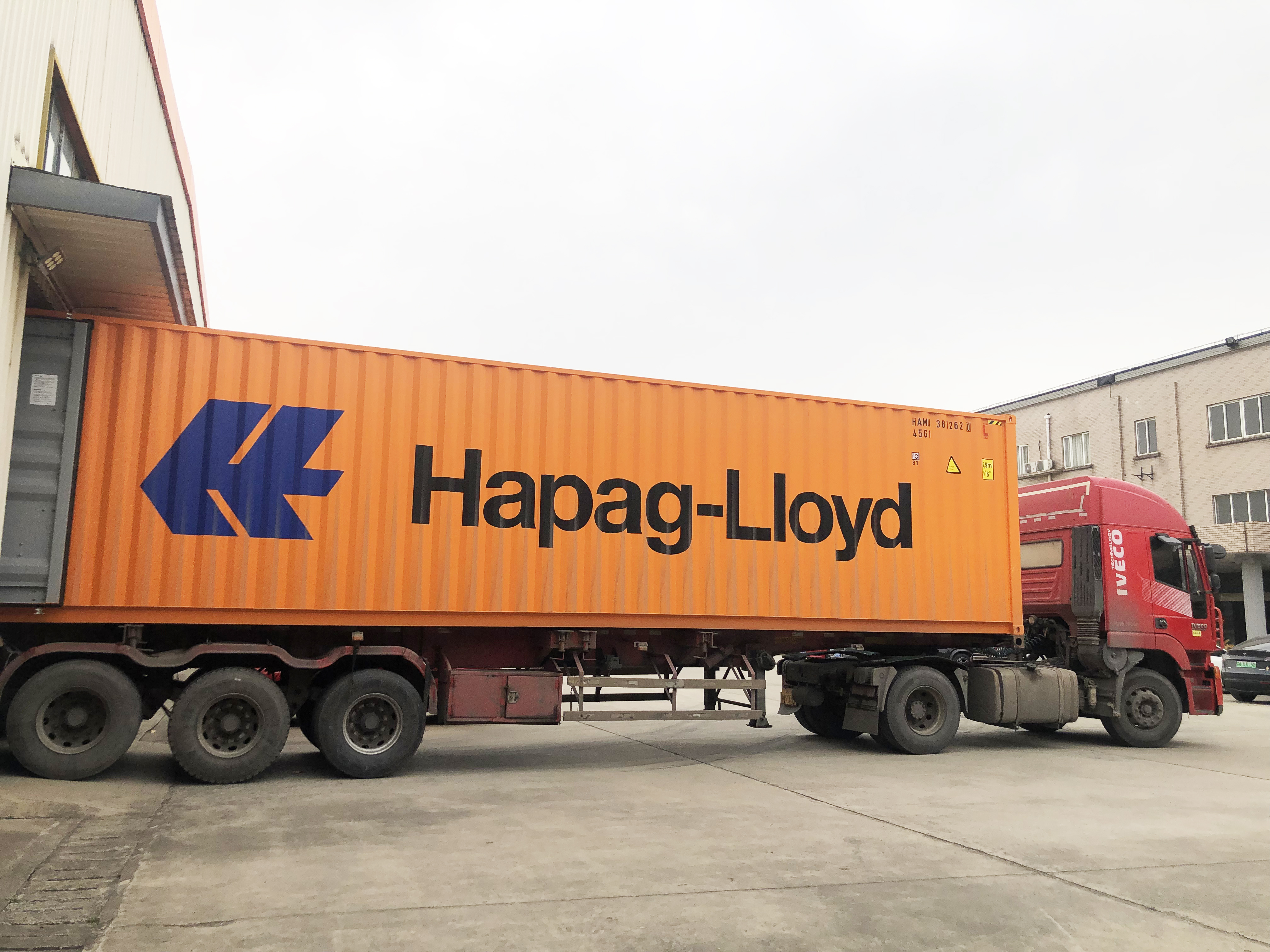 Nanjing Elton Intelligent Technology Co., Ltd. Successfully Shipped 50 Customized Industrial Floor Scrubbers